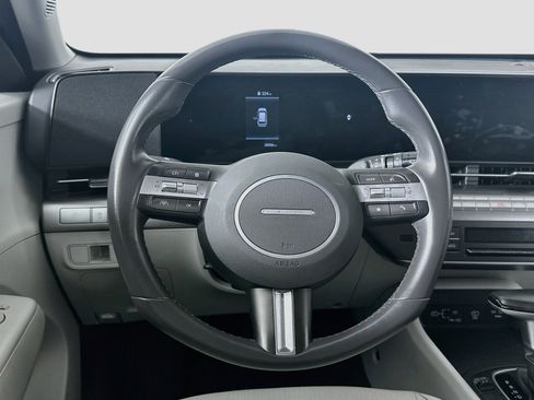 Used 2025 Hyundai Kona SEL FWD image 18