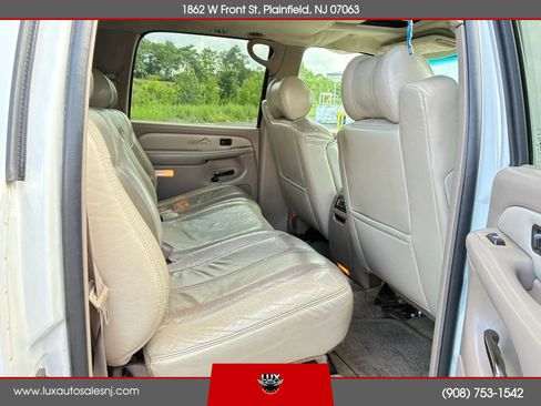 Used 2002 GMC Yukon XL Denali AWD/4WD image 16
