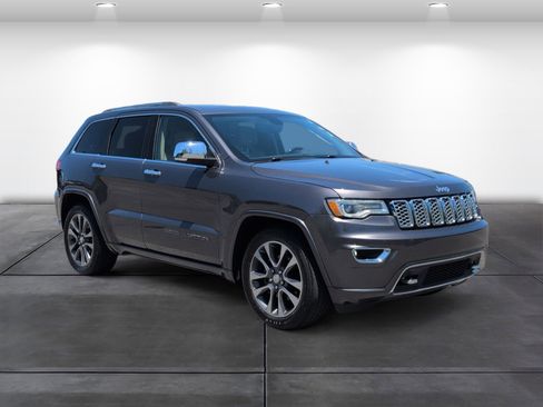 Used 2018 Jeep Grand Cherokee Overland AWD/4WD image 2