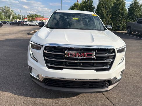 Used 2026 GMC Acadia Elevation w/ Elevation Premium Package FWD image 8