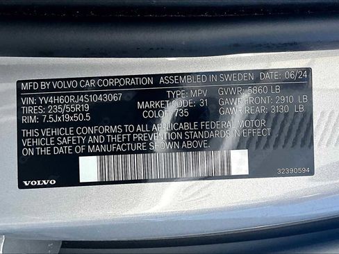 Used 2025 Volvo XC60 T8 Core w/ Protection Package Premier image 33