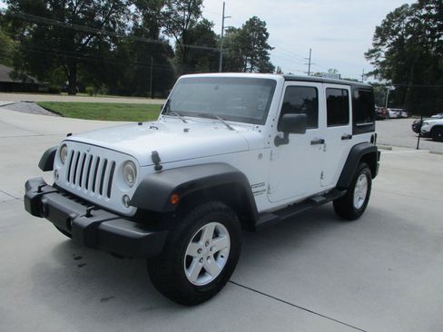 Used 2015 Jeep Wrangler Unlimited Sport w/ Quick Order Package 24S AWD/4WD image 6