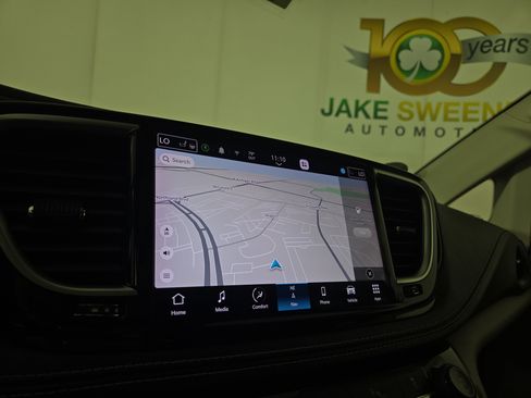 Used 2023 Chrysler Pacifica Limited FWD image 20