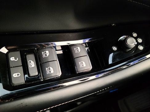 Used 2021 Jeep Grand Cherokee L Overland w/ Advanced Protech Group III image 17