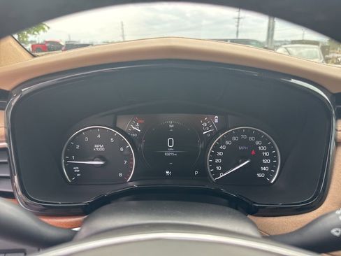 Used 2018 Cadillac XT5 Platinum w/ Driver Assist Package AWD/4WD image 16
