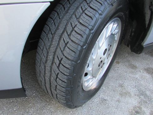 Used 2000 Saturn L-Series LS2 image 10