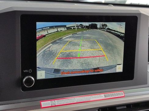 Used 2025 Toyota Tacoma SR5 AWD/4WD image 19