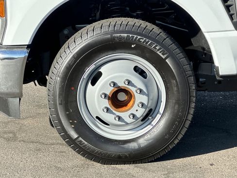 New 2024 Ford F350 XL w/ XL Chrome Package image 21