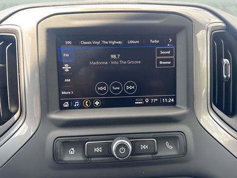 Used 2024 Chevrolet Silverado 1500 Custom image 16