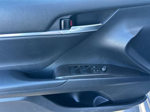 Used 2023 Toyota Camry SE image 10