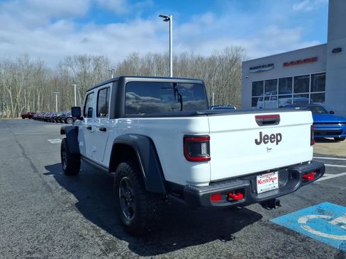 Used 2023 Jeep Gladiator Rubicon w/ Cold Weather Group AWD/4WD image 8