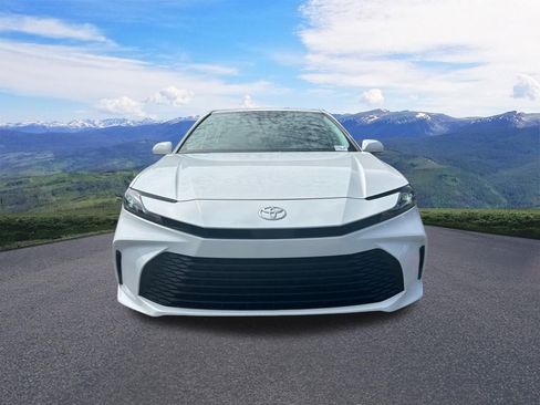 Used 2026 Toyota Camry LE FWD image 9