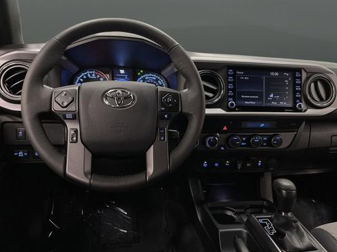 Used 2023 Toyota Tacoma TRD Sport w/ Technology Package image 5