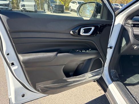 New 2026 Jeep Compass Limited image 10