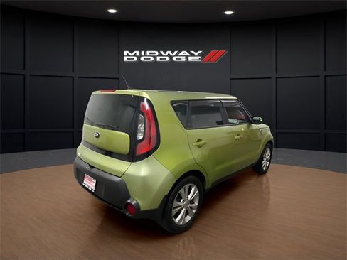 Used 2014 Kia Soul + image 4