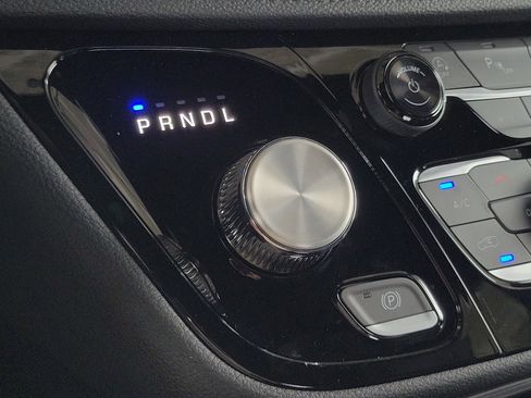 New 2026 Chrysler Pacifica Select image 30