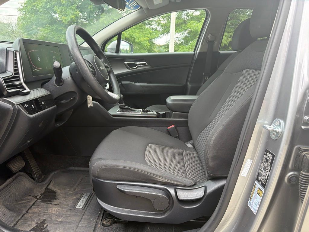 Used 2023 Kia Sportage LX FWD image 21