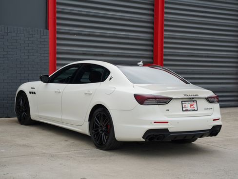 Used 2022 Maserati Quattroporte Modena Q4 image 6