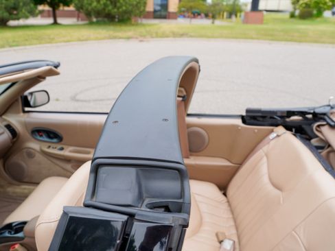 Used 1995 Oldsmobile Cutlass Supreme Convertible FWD image 39