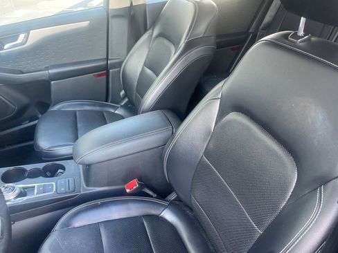 Used 2020 Ford Escape SEL image 9