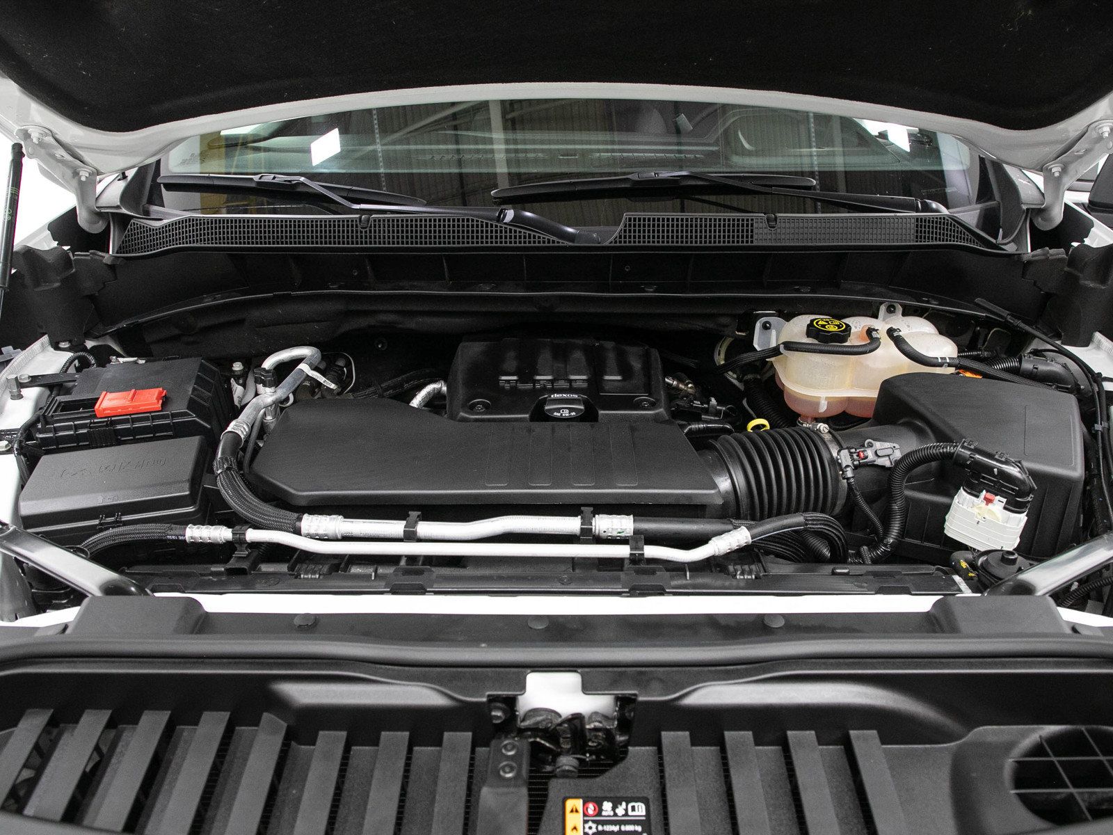Used 2023 Chevrolet Silverado 1500 LT AWD/4WD image 32