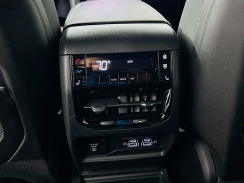 Used 2025 Jeep Grand Cherokee L Overland image 26