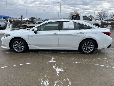 Used 2020 Toyota Avalon XLE image 4