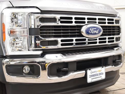 Used 2024 Ford F600 4x4 Regular Cab Super Duty w/ XLT Value Package image 7