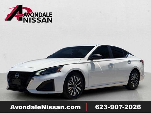 Certified 2025 Nissan Altima 2.5 SV FWD image 1