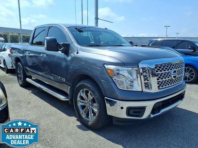 Used 2019 Nissan Titan SV w/ SV Convenience Package