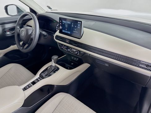 Certified 2026 Honda HR-V LX image 34