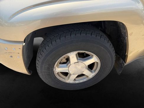 Used 2004 Chevrolet TrailBlazer LS w/ LS Preferred Equipment Group AWD/4WD image 12