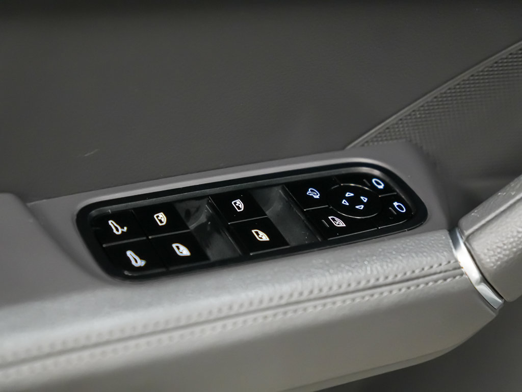 Certified 2021 Porsche Cayenne S AWD/4WD image 22