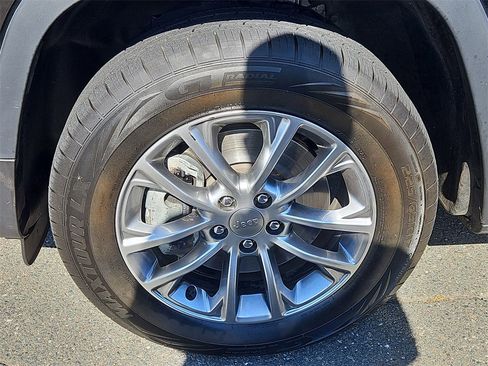 Used 2022 Jeep Cherokee Latitude Lux image 7