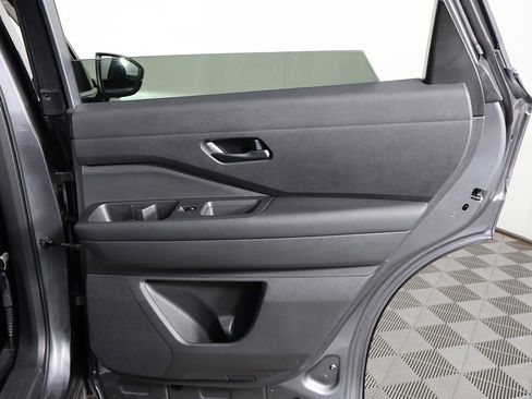 Used 2023 Nissan Pathfinder SV image 25