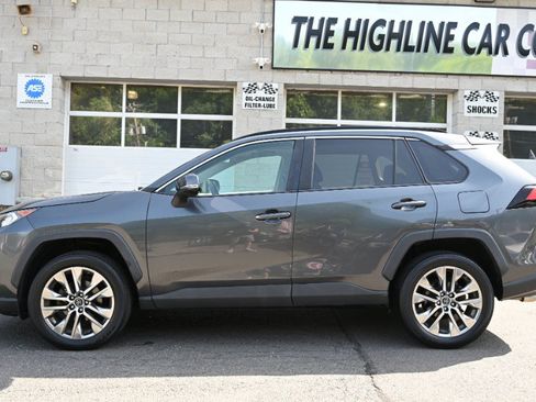 Used 2019 Toyota RAV4 XLE Premium w/ Cold Weather Package AWD/4WD image 2