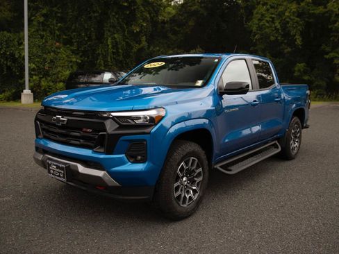 Used 2024 Chevrolet Colorado Z71 AWD/4WD image 15