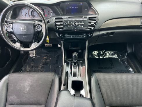 Used 2017 Honda Accord Sport image 4