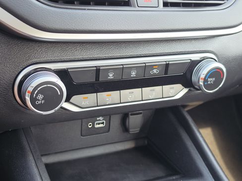Used 2022 Nissan Altima 2.5 S FWD image 18
