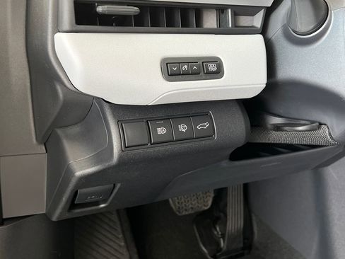 New 2026 Subaru Solterra image 31