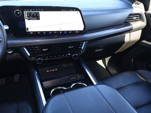 Used 2025 Chevrolet Tahoe Z71 image 11