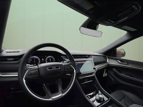 New 2026 Jeep Grand Cherokee L Limited image 25