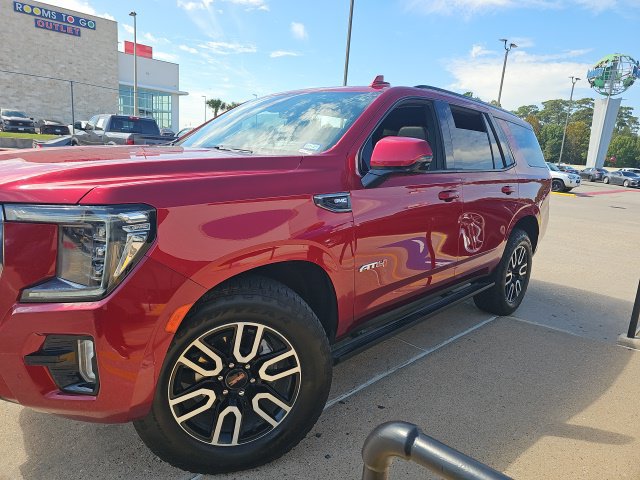 Used 2024 GMC Yukon AT4 w/ Technology Package AWD/4WD image 9