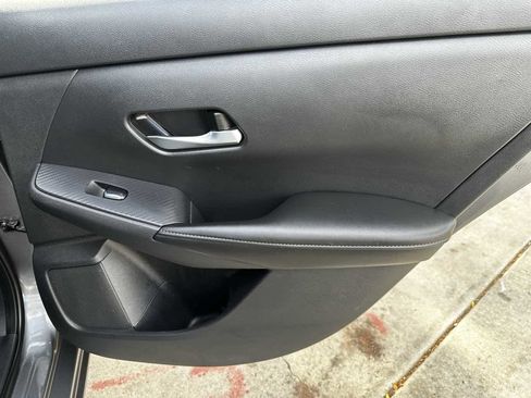 Used 2021 Nissan Sentra SV image 24