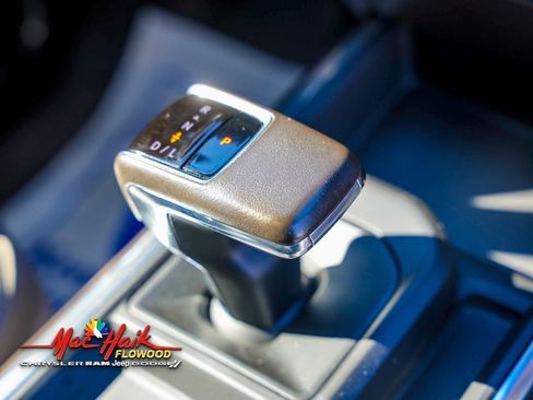 Used 2022 GMC Sierra 1500 SLT w/ SLT Convenience Package image 21