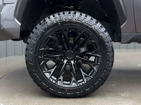 Used 2025 Toyota Tundra Limited image 10