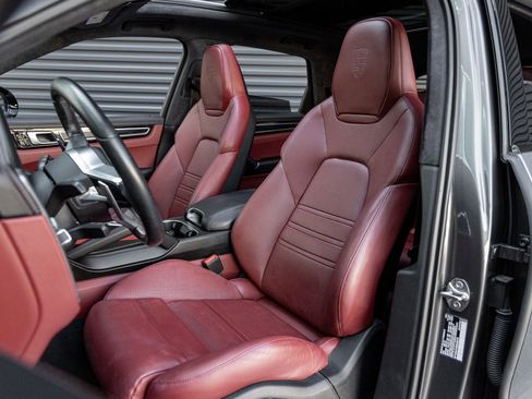 Certified 2021 Porsche Cayenne GTS image 5