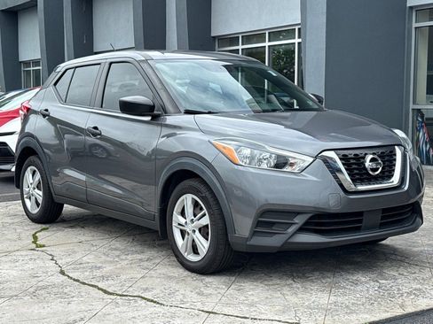 Used 2020 Nissan Kicks S image 1