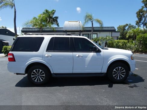 Used 2016 Ford Expedition XLT w/ Equipment Group 202A RWD image 2