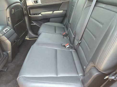 Used 2024 Hyundai Santa Fe Limited FWD image 18